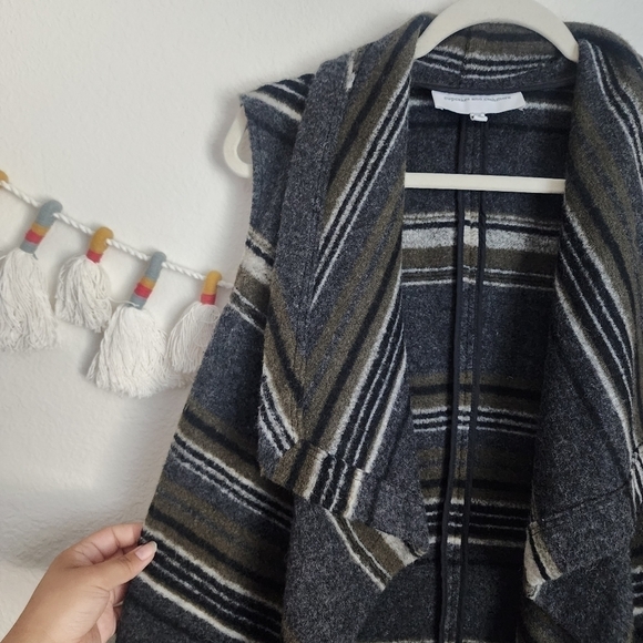 Cupcakes & Cashmere Wool Blend Plaid Drapped Open Front Cardigan Vest Boho XS - Picture 7 of 10